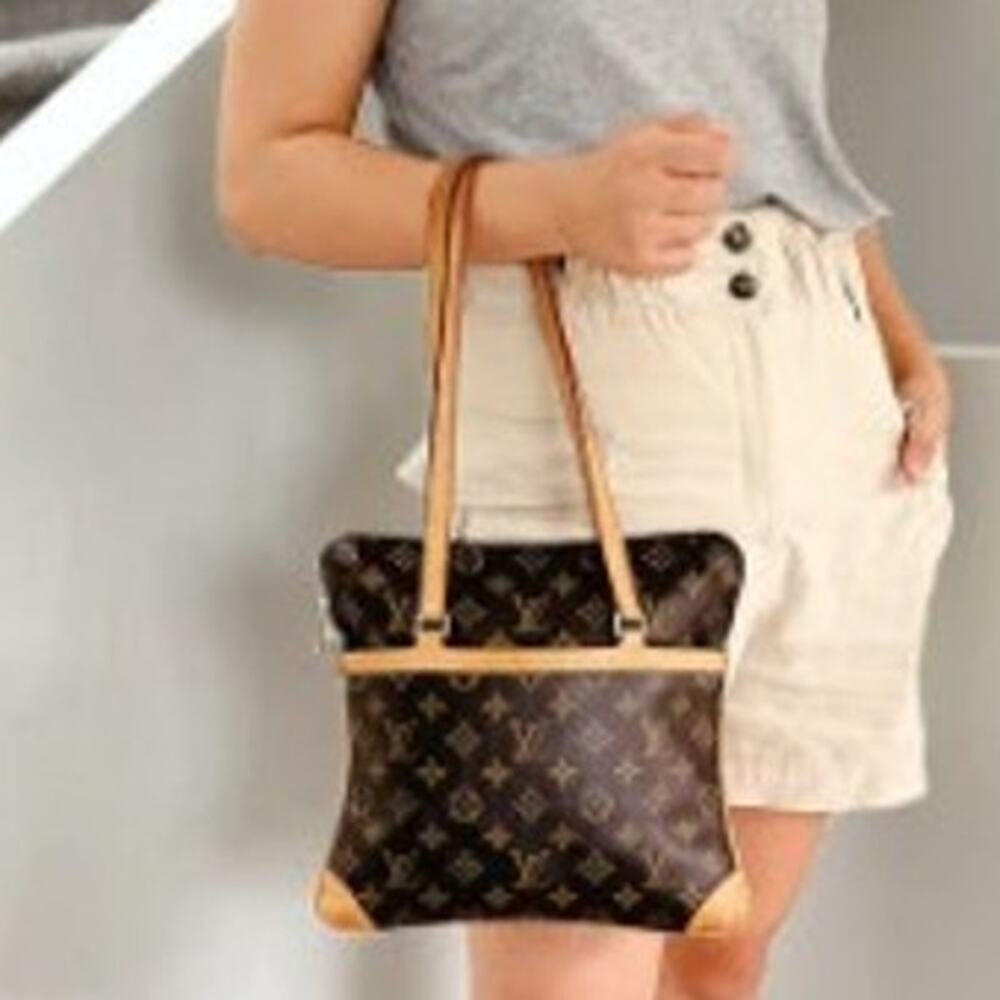 💎✨STUNNING✨💎Authentic Louis Vuitton Coussin GM Monogram
